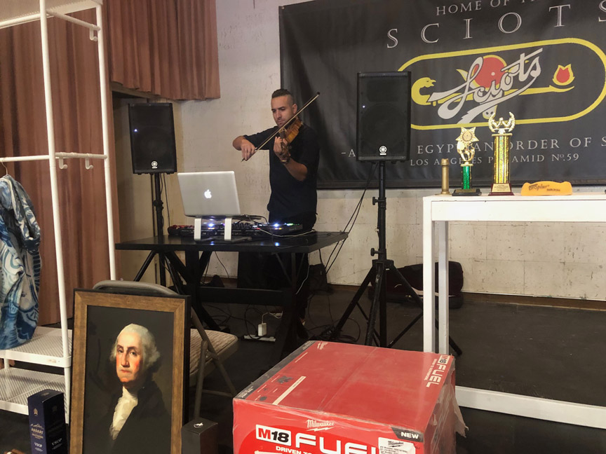 Gunay Tanner playing violin